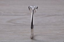 Load image into Gallery viewer, Tulip Flower Solitaire set The Ultimate Hearts and Arrows Moissanite Diamond