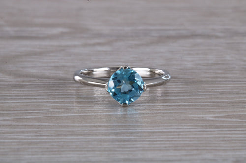 Tulip Flower 18ct White Gold Swiss Blue Topaz Ring