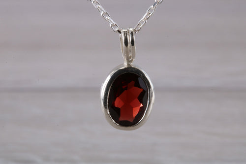 Natural Oval cut Garnet set Silver Necklace