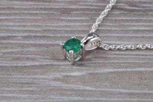Natural Round cut Emerald set Silver Necklace