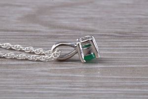 Natural Round cut Emerald set Silver Necklace
