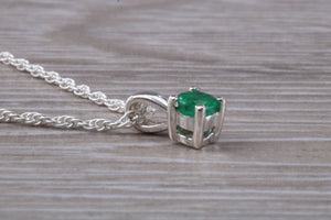 Natural Round cut Emerald set Silver Necklace