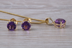 Round Amethyst Necklace with Matching Stud Earrings Set in Yellow Gold