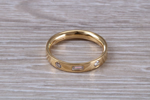 Baguette and Round cut Diamond set 18ct Yellow Gold Ring