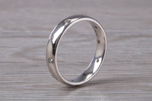 Load image into Gallery viewer, Chunky Circle set Quarter carat Diamond Band