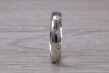 Load image into Gallery viewer, Chunky Circle set Quarter carat Diamond Band