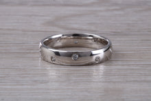 Load image into Gallery viewer, Chunky Circle set Quarter carat Diamond Band