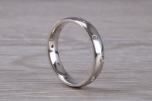 Load image into Gallery viewer, Chunky Circle set Quarter carat Diamond Band