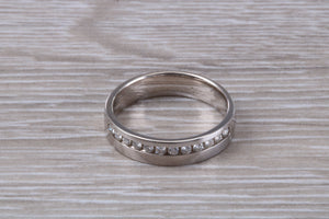 Beautiful Diamond set 18ct White Gold Band