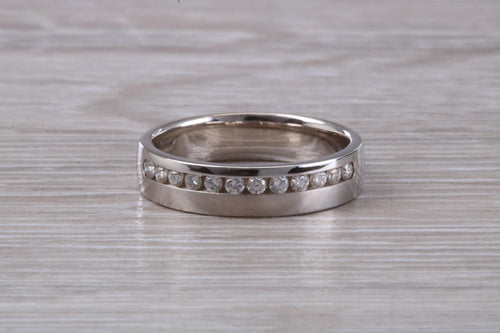 Beautiful Diamond set 18ct White Gold Band