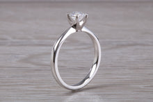 Load image into Gallery viewer, Classic Round Brilliant cut Diamond Solitaire