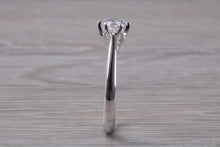 Load image into Gallery viewer, Tulip Flower Solitaire, Certified Round cut Diamond