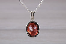 Load image into Gallery viewer, Natural Oval cut Garnet set Silver Necklace