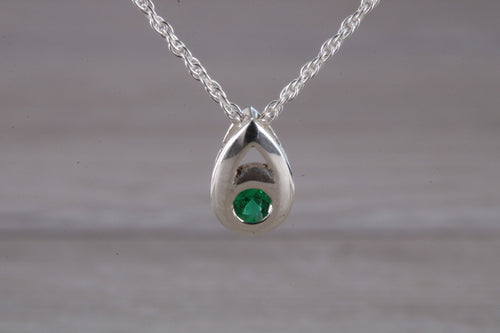 Natural Round cut Emerald set Silver Necklace