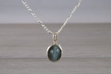 Load image into Gallery viewer, Natural Grey Cats Eye set Silver Necklace