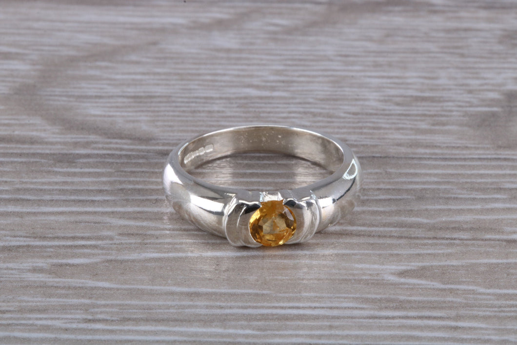 Round cut Citrine Gemstone set Silver Ring