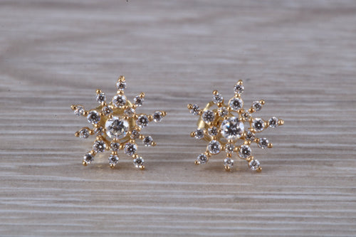 9ct Gold Snow Flake Stud Ear Rings, Christmas Ear Rings,Festive Gold Ear Rings. Perfect Christmas,Birthday,Anniversary or Graduation Gift.