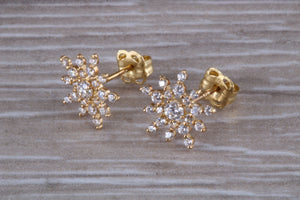9ct Gold Snow Flake Stud Ear Rings, Christmas Ear Rings,Festive Gold Ear Rings. Perfect Christmas,Birthday,Anniversary or Graduation Gift.