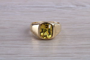 3.50 carat Natural Yellow Sapphire Gents 18ct Yellow Gold Ring