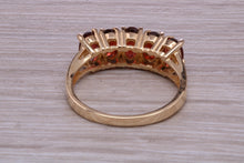 Load image into Gallery viewer, 1.50 carats Five Stone Garnet Gemstone set Yellow Gold Ring