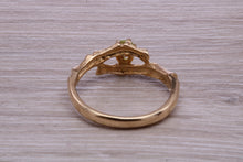 Load image into Gallery viewer, Tree Twig Designed Peridot set Yellow Gold Ring
