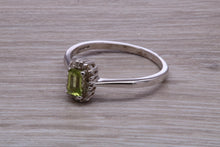 Load image into Gallery viewer, Peridot and Diamond Gemstone set Cluster Ring