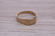 Load image into Gallery viewer, Small Signet ring,high polished finish. suitable for ladies and gents of all ages, available in your choice pf precious metals