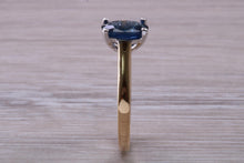 Load image into Gallery viewer, Stunning 1.50 carat Oval cut Royal Blue Sapphire Solitaire