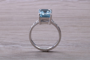 4.50 carat Aquamarine and Diamond set Platinum Ring
