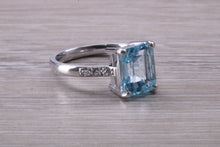 Load image into Gallery viewer, 4.50 carat Aquamarine and Diamond set Platinum Ring