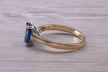 Load image into Gallery viewer, Stunning 1.50 carat Oval cut Royal Blue Sapphire Solitaire