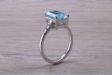 Load image into Gallery viewer, 4.50 carat Aquamarine and Diamond set Platinum Ring