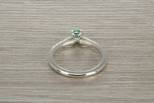 Load image into Gallery viewer, Natural Emerald Solitaire Ring