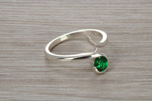 Load image into Gallery viewer, Sterling Silver Emerald C Z set Ring