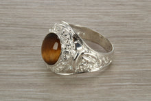 Load image into Gallery viewer, Gents Sterling Silver Tigers Eye set College Ring