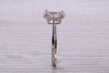 Load image into Gallery viewer, Morganite and Diamond set 18ct White Gold Ring