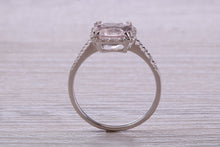 Load image into Gallery viewer, Morganite and Diamond set 18ct White Gold Ring