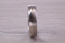 Load image into Gallery viewer, Gents 6 mm Wide Patterned White Gold Band