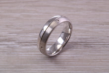 Load image into Gallery viewer, Gents 6 mm Wide Patterned White Gold Band
