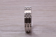 Load image into Gallery viewer, Gents 6 mm Wide Patterned White Gold Band