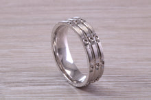 Load image into Gallery viewer, Gents 6 mm Wide Patterned White Gold Band