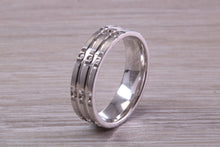 Load image into Gallery viewer, Gents 6 mm Wide Patterned White Gold Band