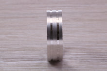 Load image into Gallery viewer, Gents Chunky 8mm Wide Patterned White Gold Band