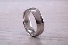 Load image into Gallery viewer, Gents 6 mm Wide Patterned White Gold Band