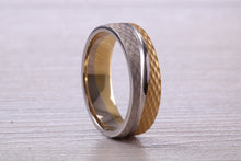 Load image into Gallery viewer, Gents Two Tone Gold 6 mm wide Patterned Band