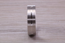 Load image into Gallery viewer, Gents 6 mm Wide Patterned White Gold Band