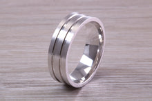 Load image into Gallery viewer, Gents Chunky 8mm Wide Patterned White Gold Band