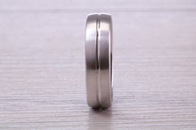 Load image into Gallery viewer, Gents 6 mm Wide Patterned White Gold Band