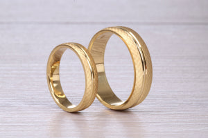 Bridal set His and Hers 18ct Yellow Gold Patterned Wedding Bands