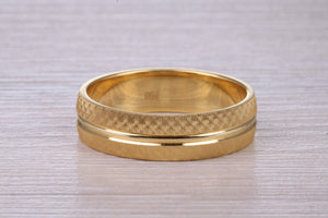 6 mm Wide 18ct Yellow Gold Patterned Wedding Band